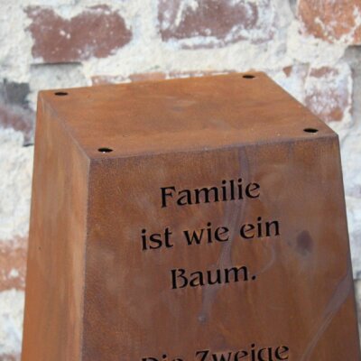 Pflanzsäule "Familienspruch" inkl. Schale
